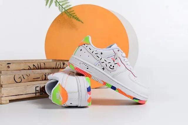 Nike Air Force 1 White Red Lifestyle Sneakers 14