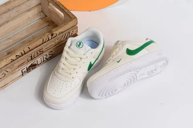 Nike Air Force 1 White Red Lifestyle Sneakers 15
