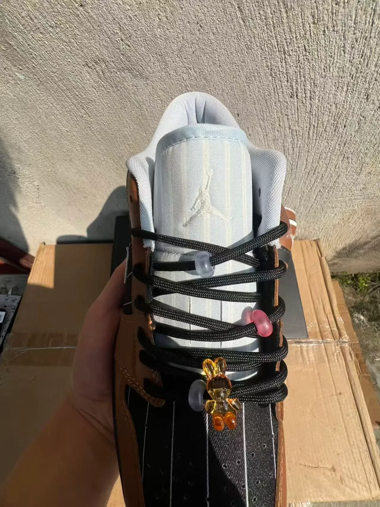Nike Air Jordan 1 سنيكرز لايف ستايل بني بين سترايب 4