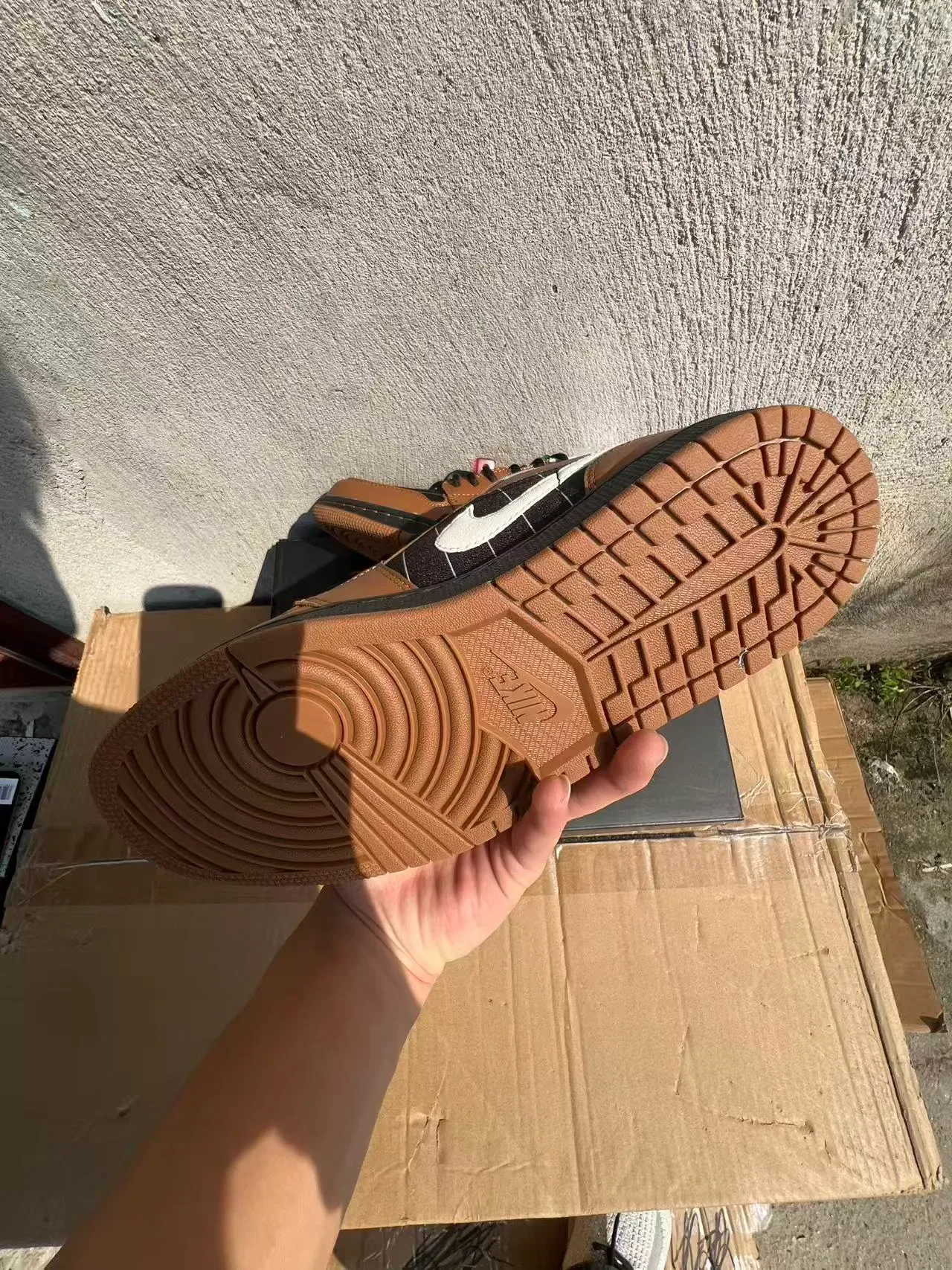 Nike Air Jordan 1 سنيكرز لايف ستايل بني بين سترايب 6