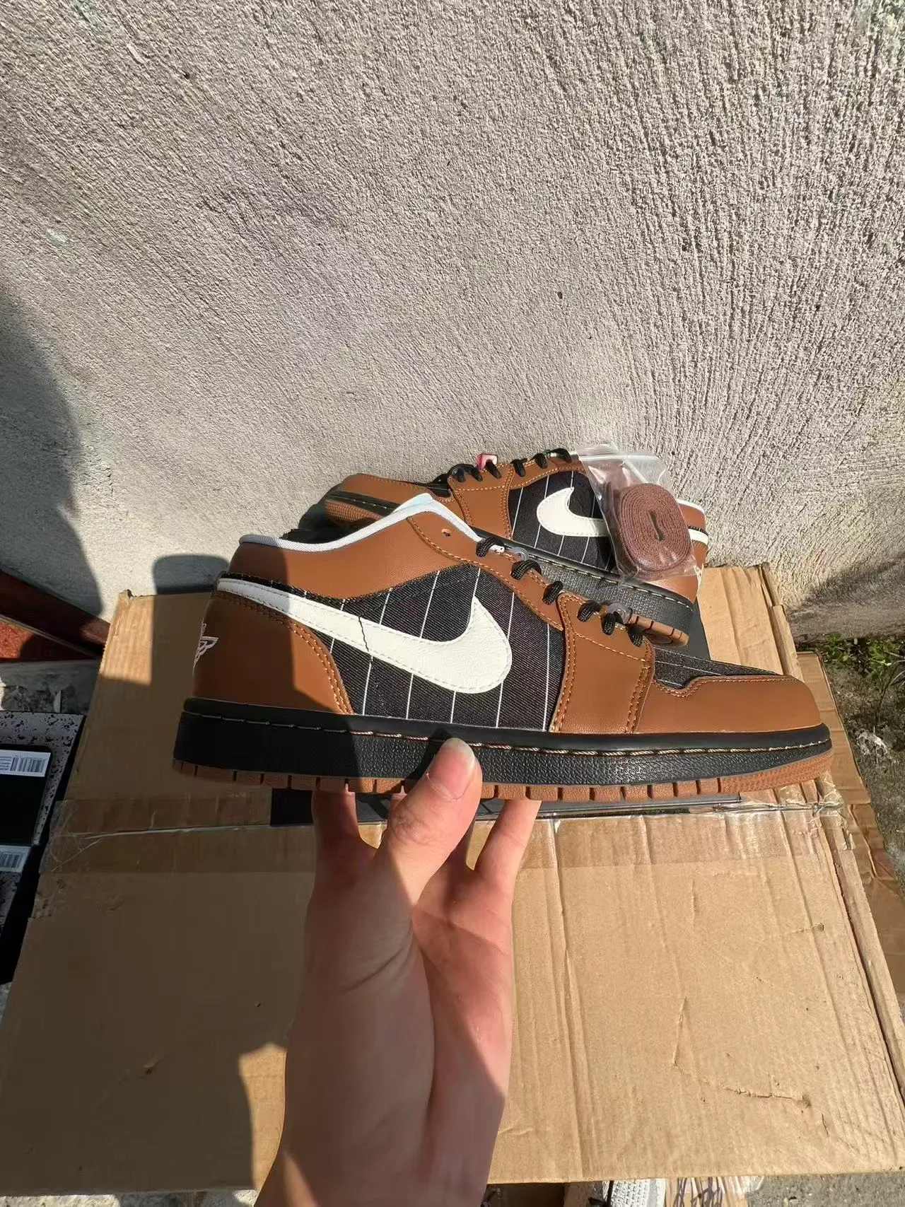 Nike Air Jordan 1 سنيكرز لايف ستايل بني بين سترايب 7