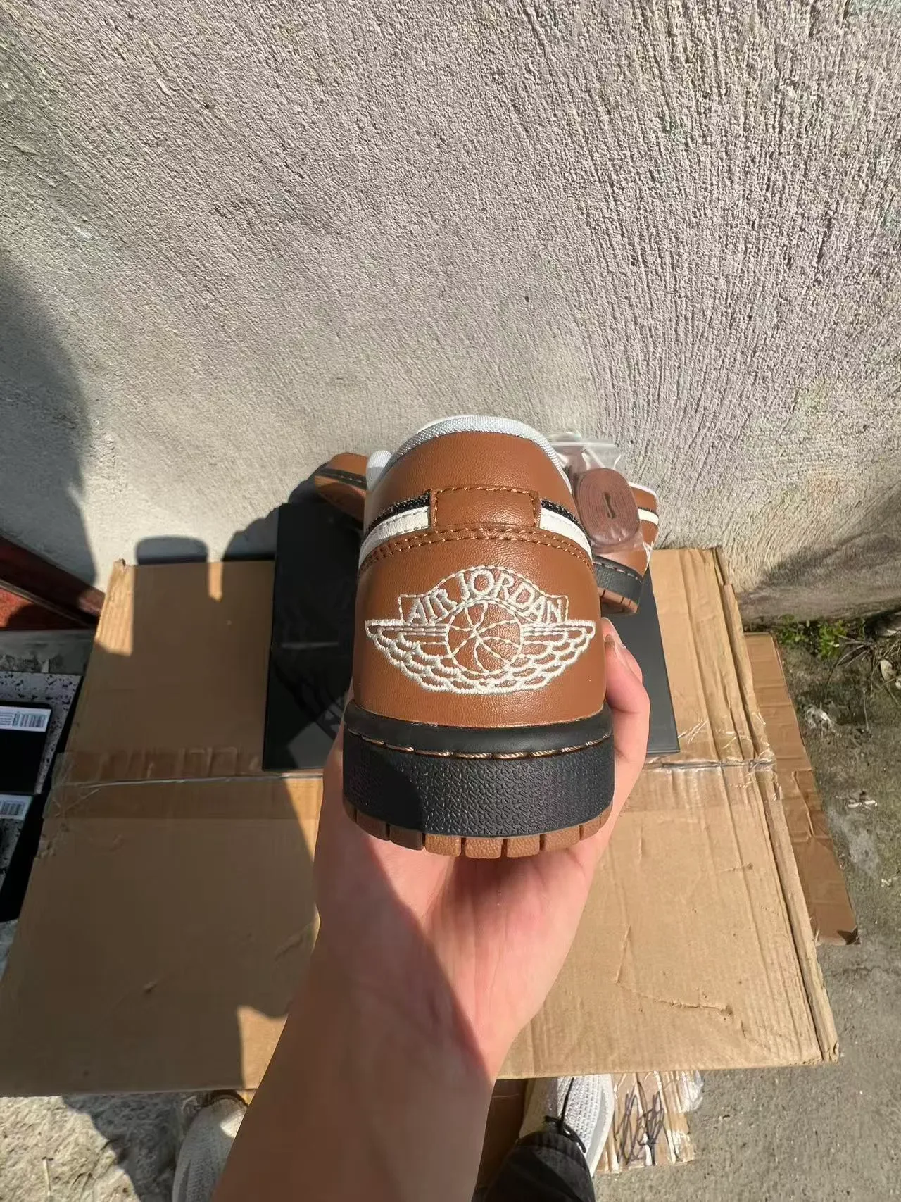 Nike Air Jordan 1 سنيكرز لايف ستايل بني بين سترايب 8