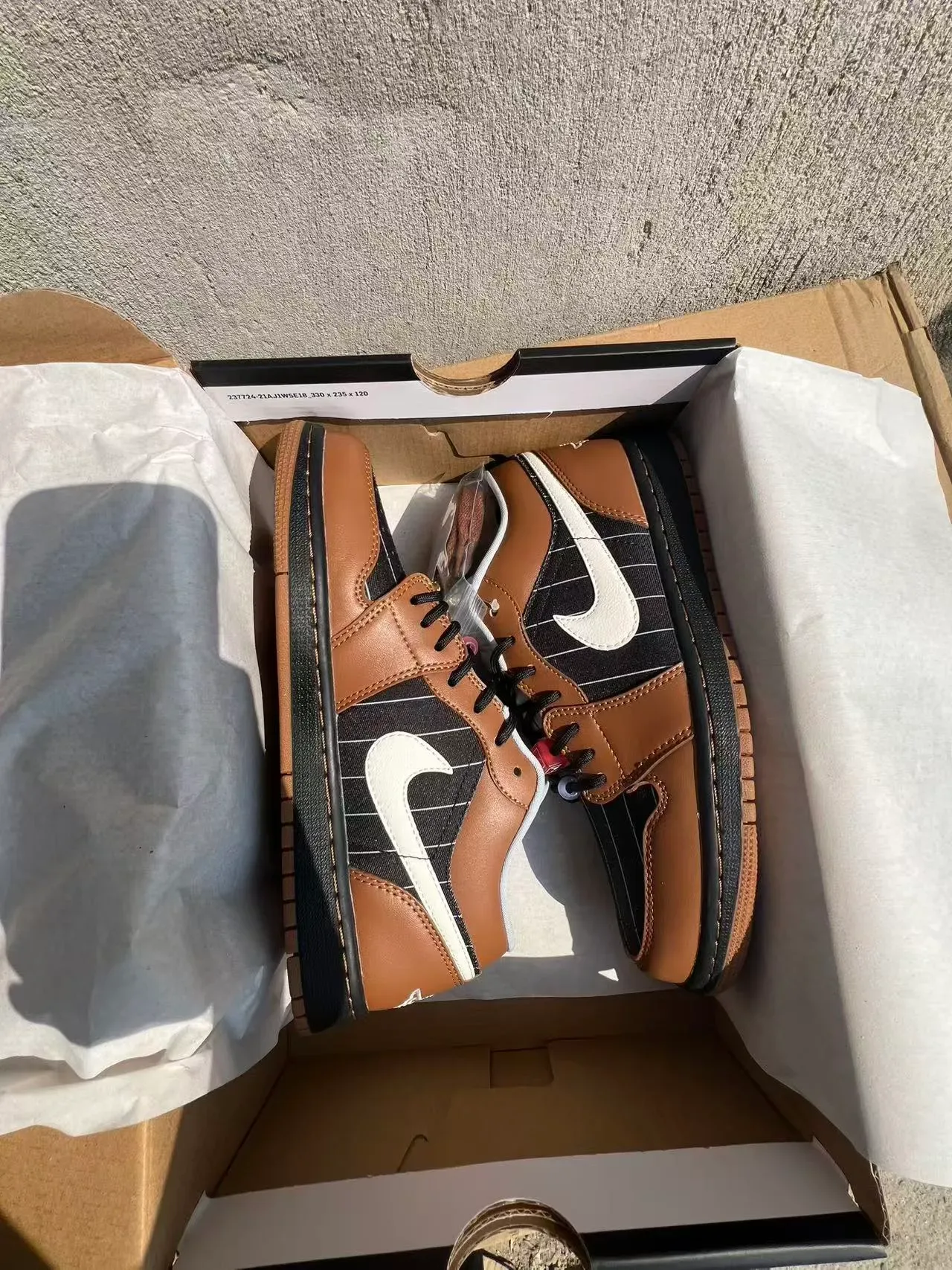 Nike Air Jordan 1 سنيكرز لايف ستايل بني بين سترايب 9