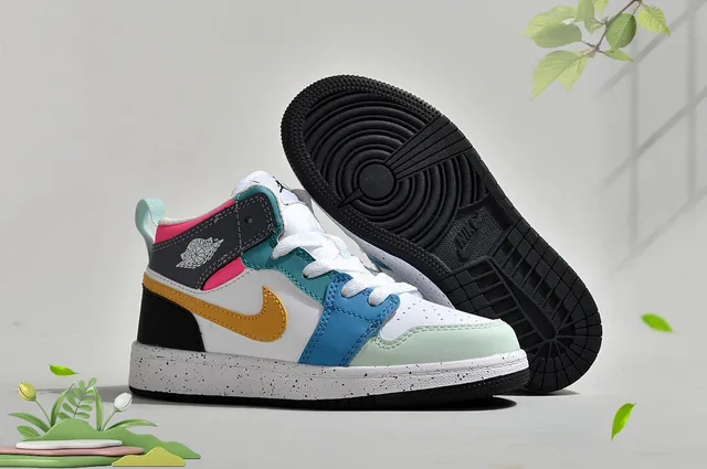 Nike Air Jordan 1 High Teal and White Basketball Shoes 17