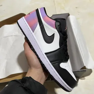 Nike Air Jordan 1 Low iridescente rosa roxo preto branco lifestyle tênis