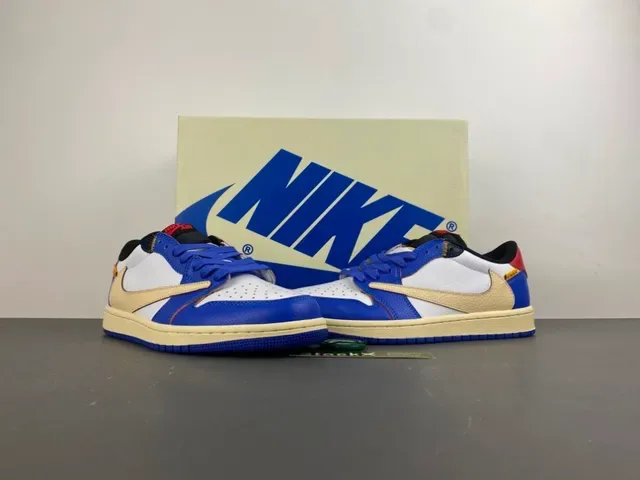 Nike Air Jordan 1 Travis Scott Collaboration Chaussures Lifestyle Bleu Blanc Crème 14