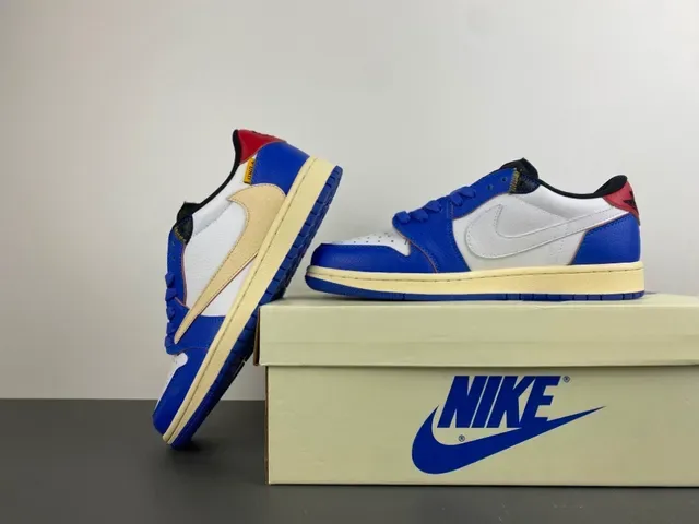Nike Air Jordan 1 Travis Scott Collaboration Chaussures Lifestyle Bleu Blanc Crème 15