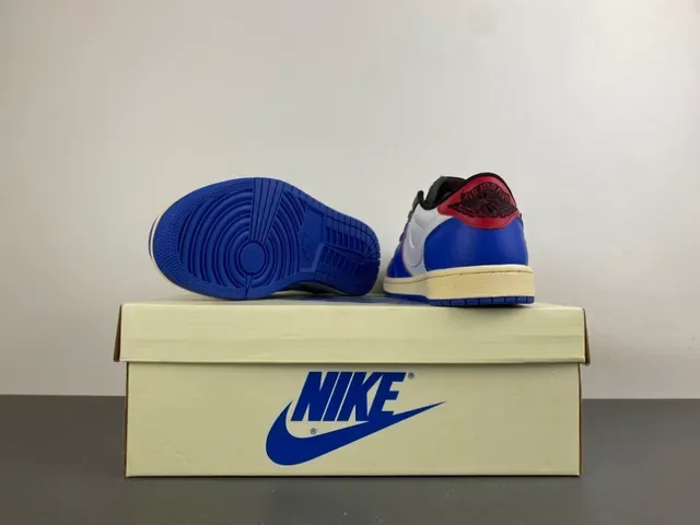 Nike Air Jordan 1 Travis Scott Collaboration Chaussures Lifestyle Bleu Blanc Crème 17