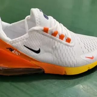Nike Air Max 270 白色橙色黄色跑鞋