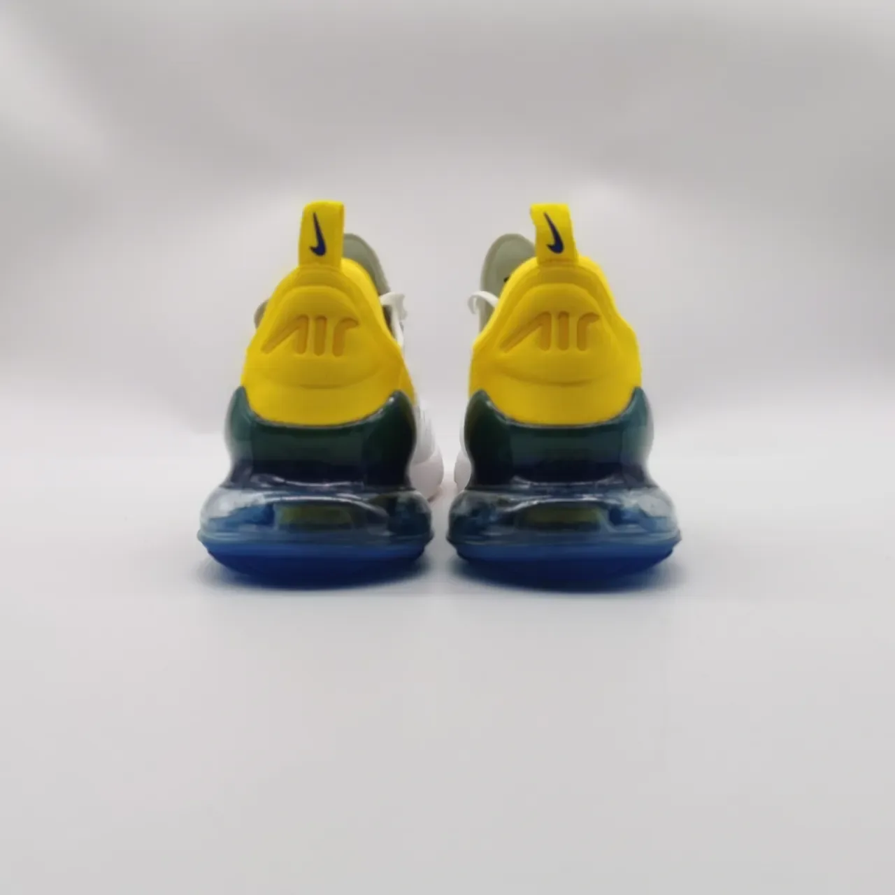 Nike Air Max 270 Branco Amarelo Azul Gradiente Tênis Lifestyle 5