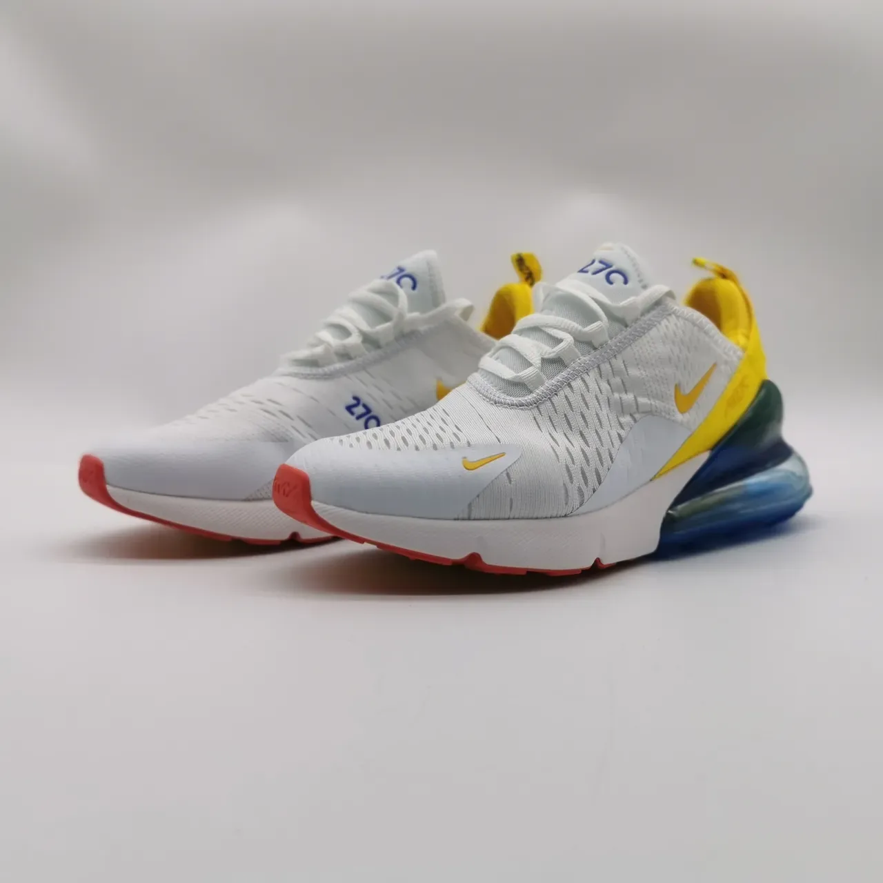 Nike Air Max 270 Branco Amarelo Azul Gradiente Tênis Lifestyle 6