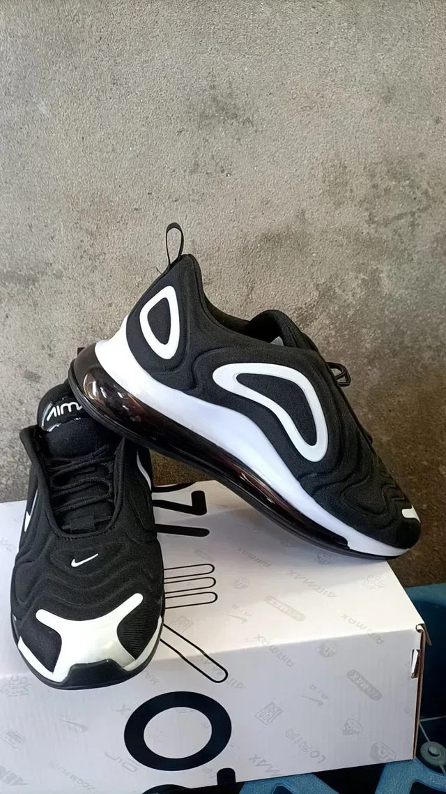 Nike Air Max 720 Black and White Lifestyle Sneakers 4