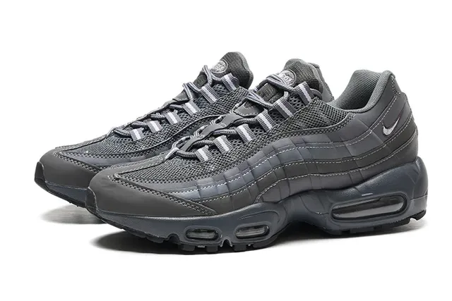Nike Air Max 95 Dark Gray Quilted Wave Panel Lifestyle Sneakers 5