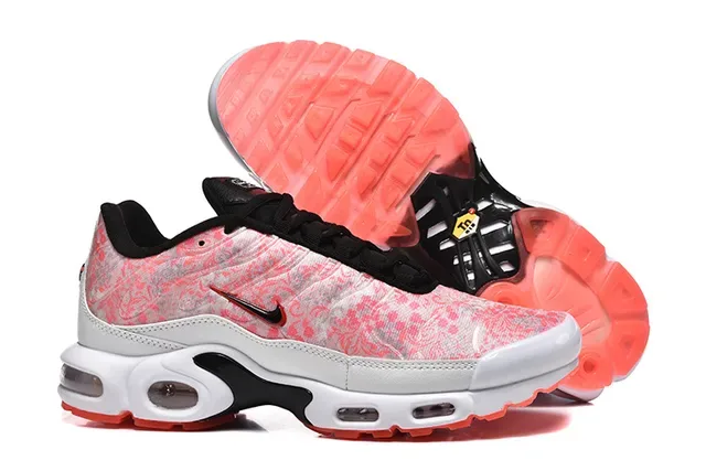 Nike Air Max Plus Gradient Purple Wave Lifestyle Sneakers 17