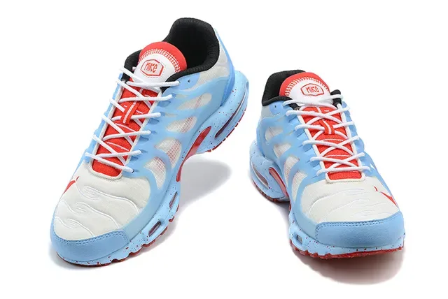 Nike Air Max Plus Light Blue Red Splatter Lifestyle Sneakers 3