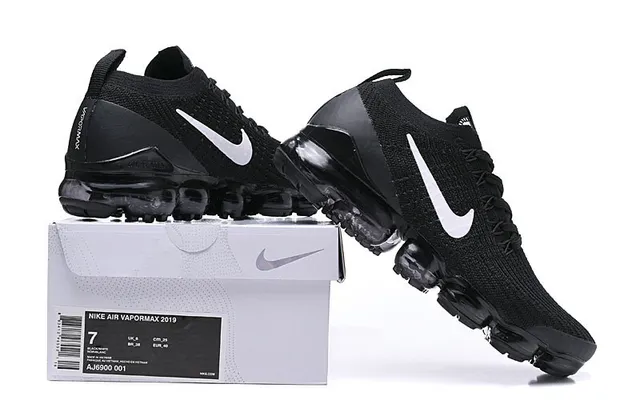 Nike Air VaporMax noir et blanc chaussures de running 2