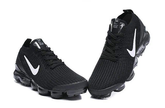 Nike Air VaporMax noir et blanc chaussures de running 4