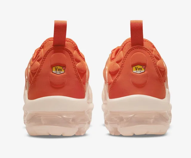 Nike Air VaporMax Plus Gradient Orange Peach Lifestyle Sneakers 3