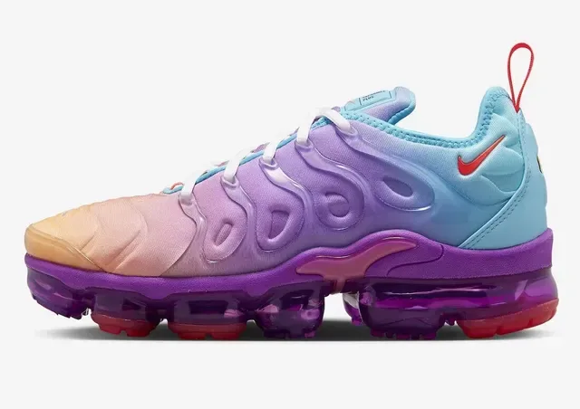 Nike Air VaporMax Plus Gradient Purple Blue Lifestyle Sneakers 1