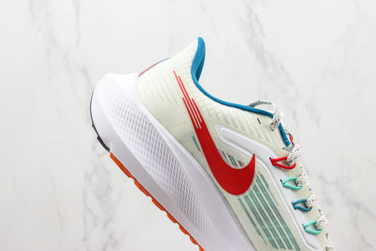 Nike Air Zoom Pegasus Beige Rojo Upper de Knit Engineered Acentos Bloqueados por Color Zapatos de Running 5