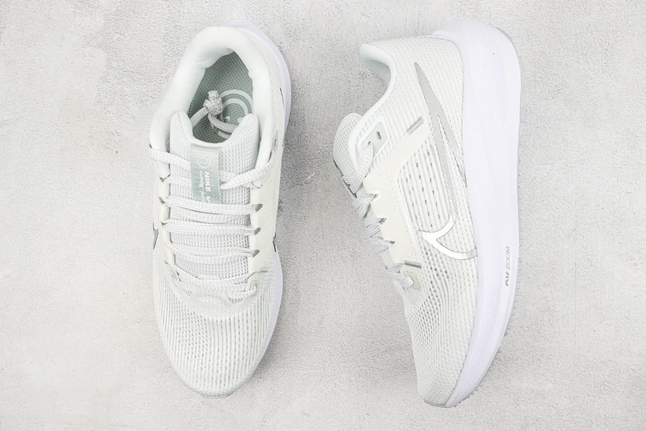 Nike Air Zoom Pegasus Blanc Argent respirant maillage ingénierie supérieure overlay métallique Swoosh chaussures de course 3