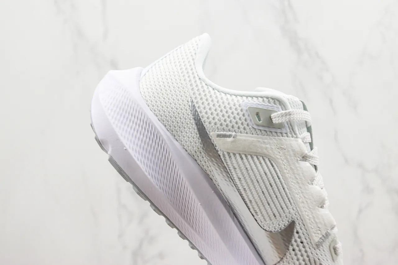 Nike Air Zoom Pegasus Blanc Argent respirant maillage ingénierie supérieure overlay métallique Swoosh chaussures de course 5