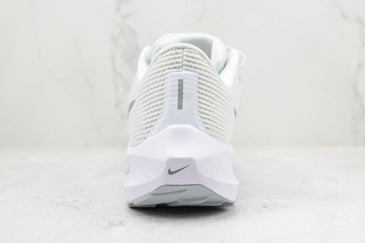 Nike Air Zoom Pegasus Blanc Argent respirant maillage ingénierie supérieure overlay métallique Swoosh chaussures de course 9