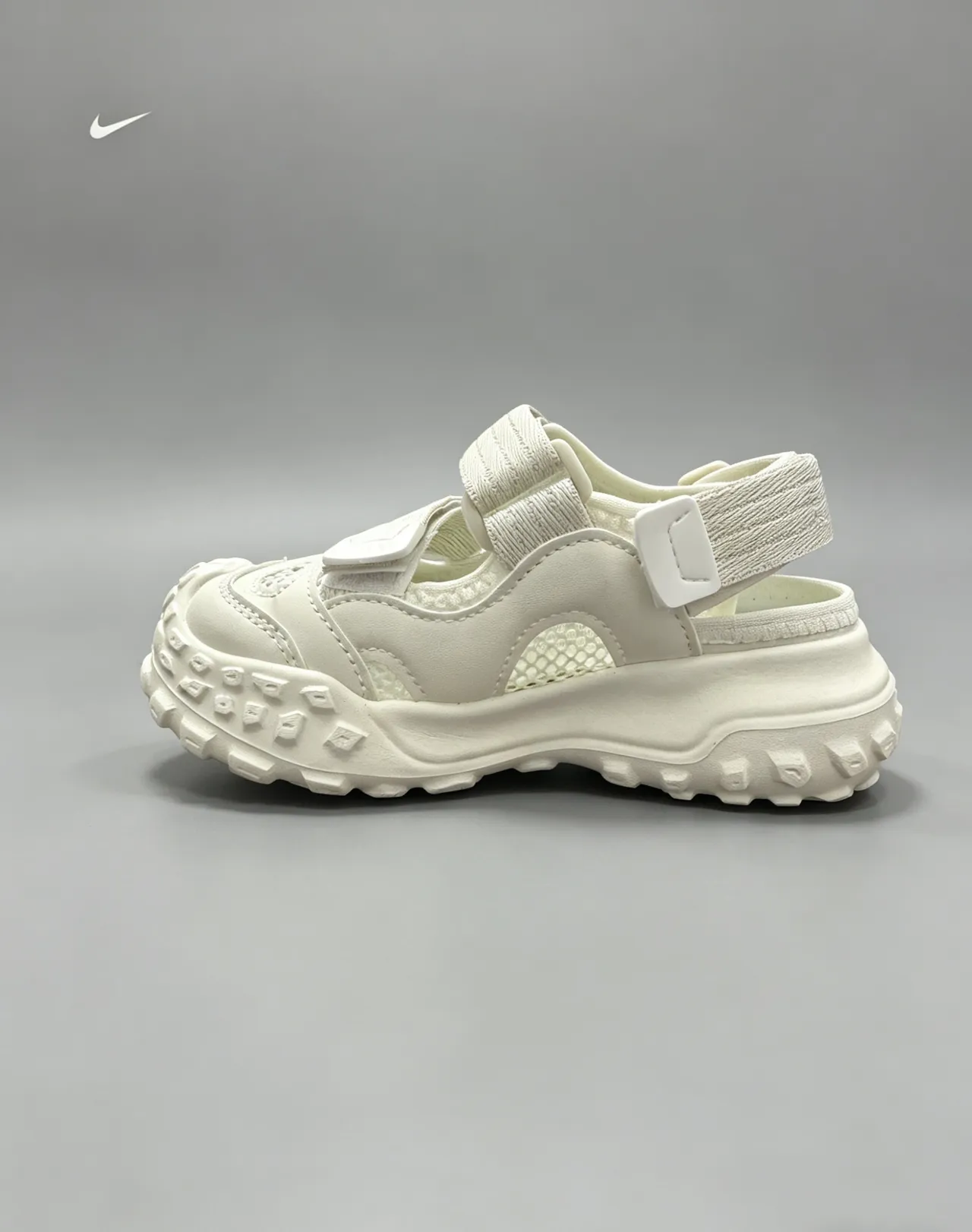 Nike Beige Black Chunky Sole Multi-Strap Casual Sandals 5