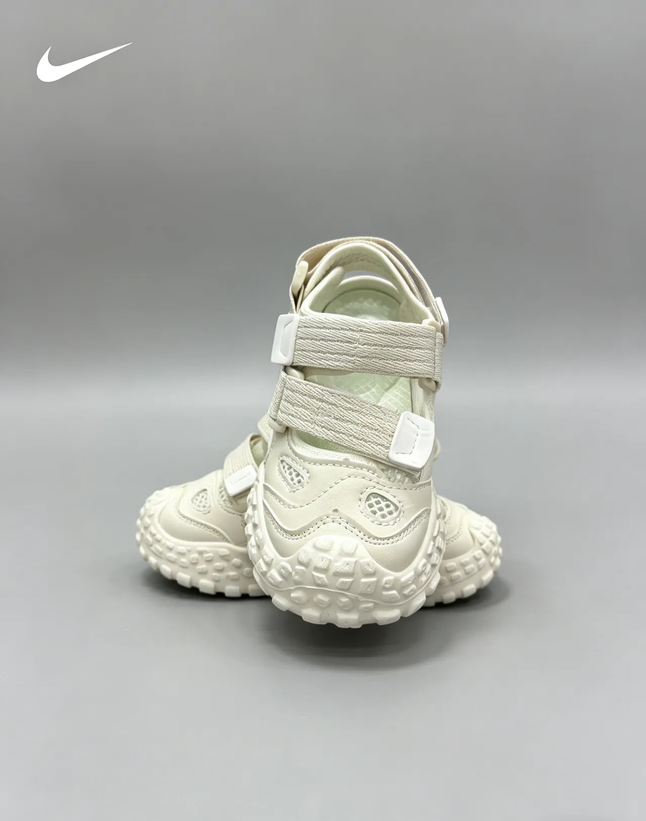 Nike Beige Black Chunky Sole Multi-Strap Casual Sandals 10