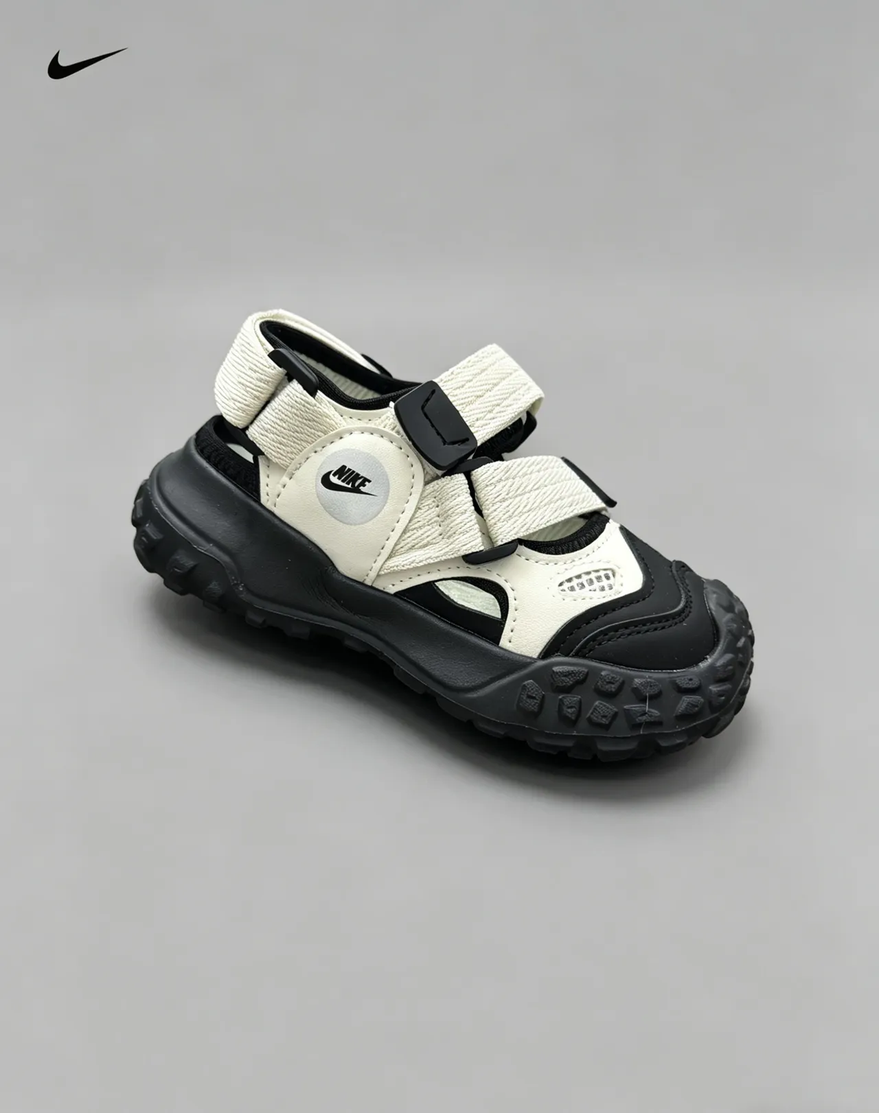 Nike Beige Black Chunky Sole Multi-Strap Casual Sandals 19