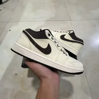 Nike Beige Black Low-Top Textile Upper Lifestyle Sneakers