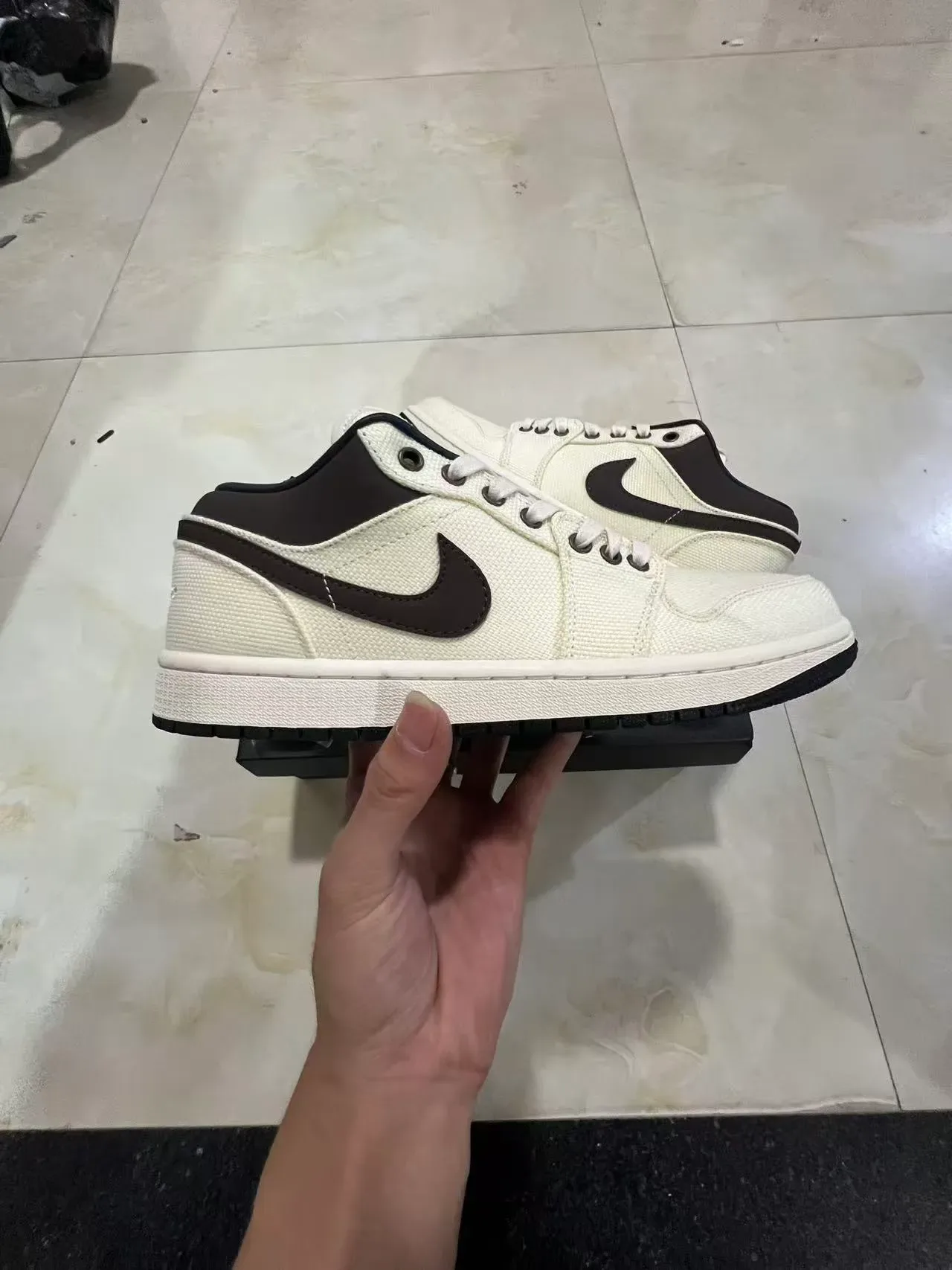 Nike Beige Black Low-Top Textile Upper Lifestyle Sneakers 7