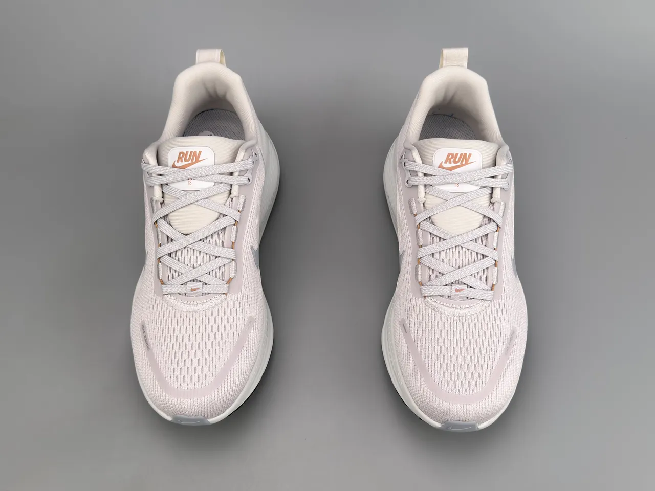 Nike Beige Gray Engineered Knit Upper Wave-Patterned ZoomX Midsole Running Shoes 7