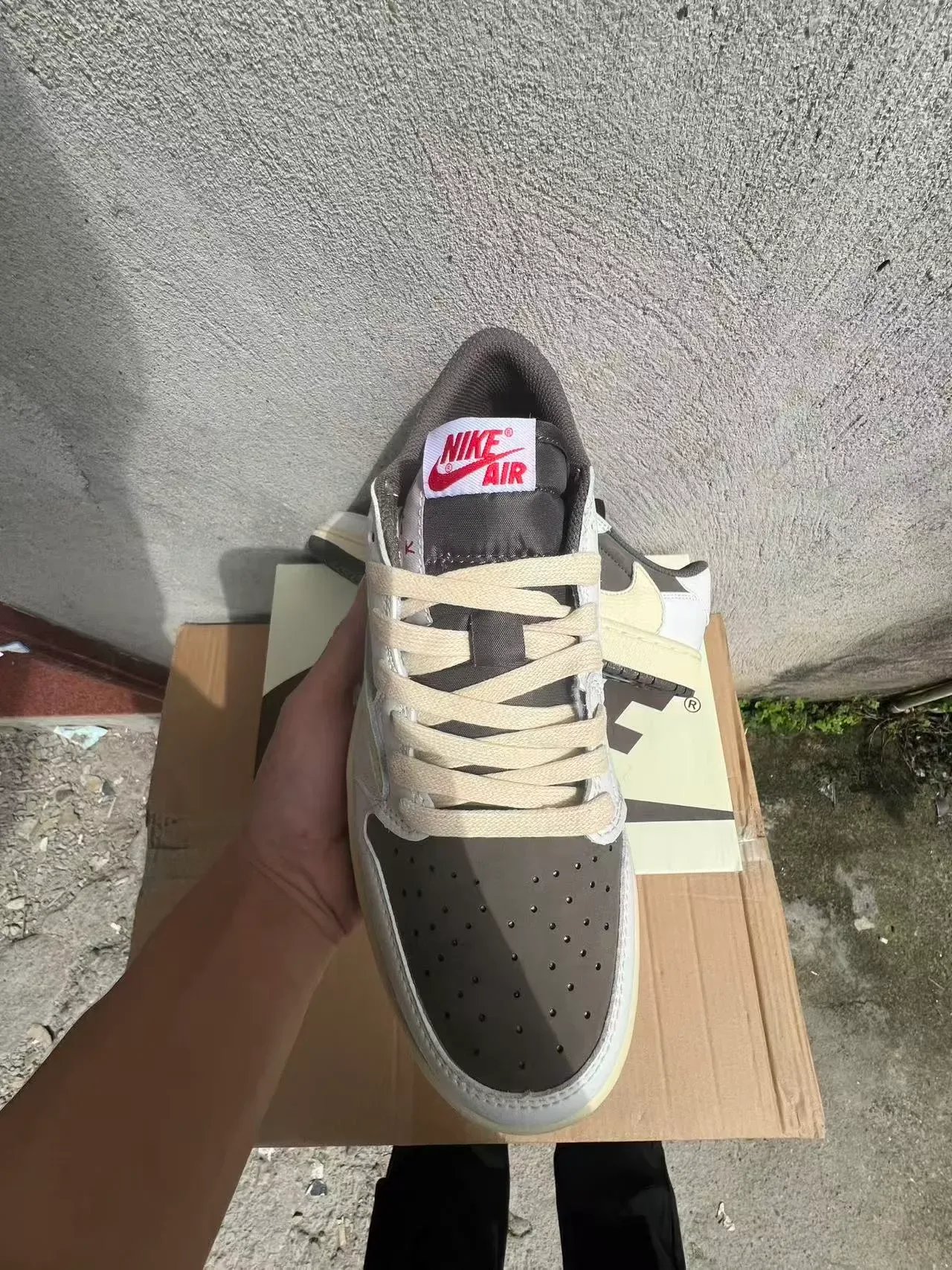 Nike Beige Gray Low-Top Silhouette Layered Leather And Synthetic Panels Lifestyle Sneakers 3
