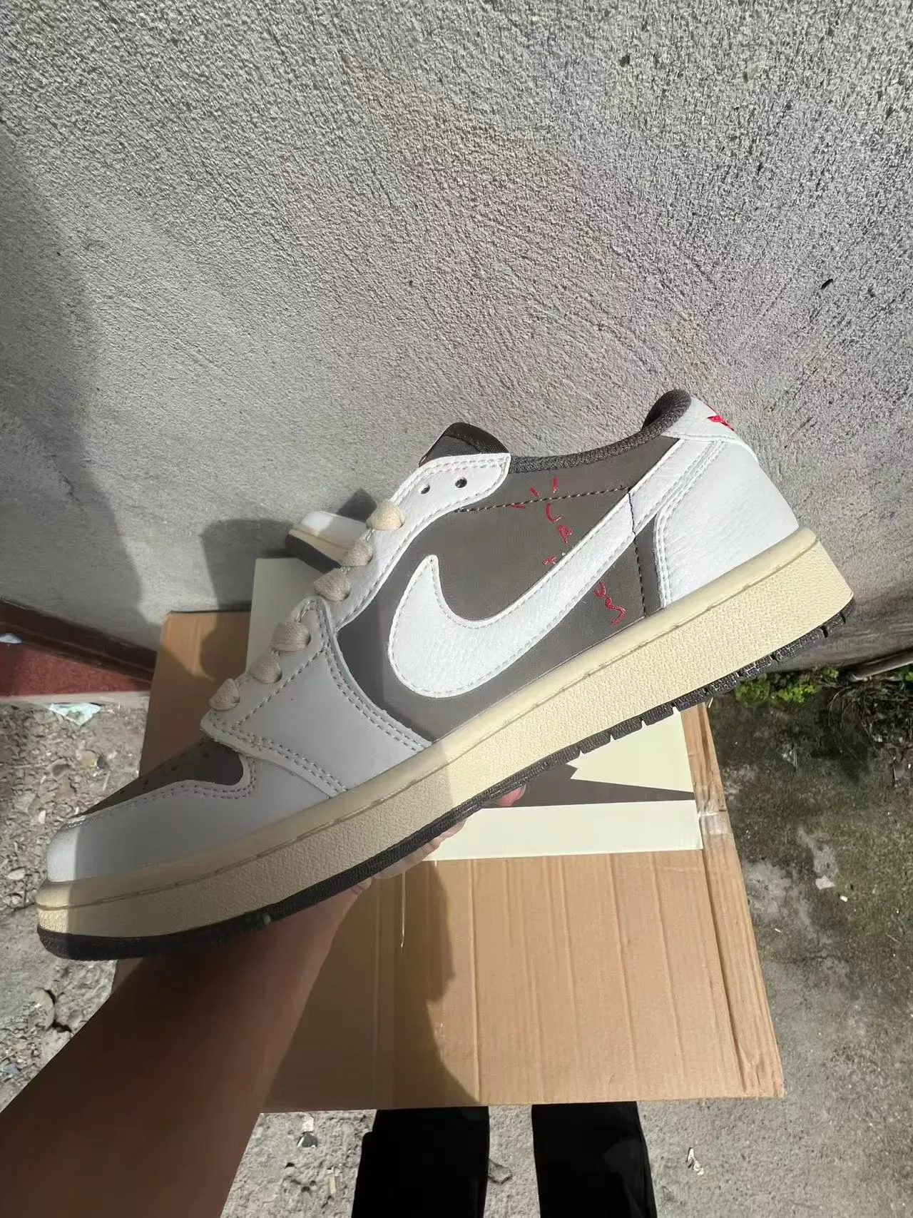 Nike Beige Gray Low-Top Silhouette Layered Leather And Synthetic Panels Lifestyle Sneakers 5