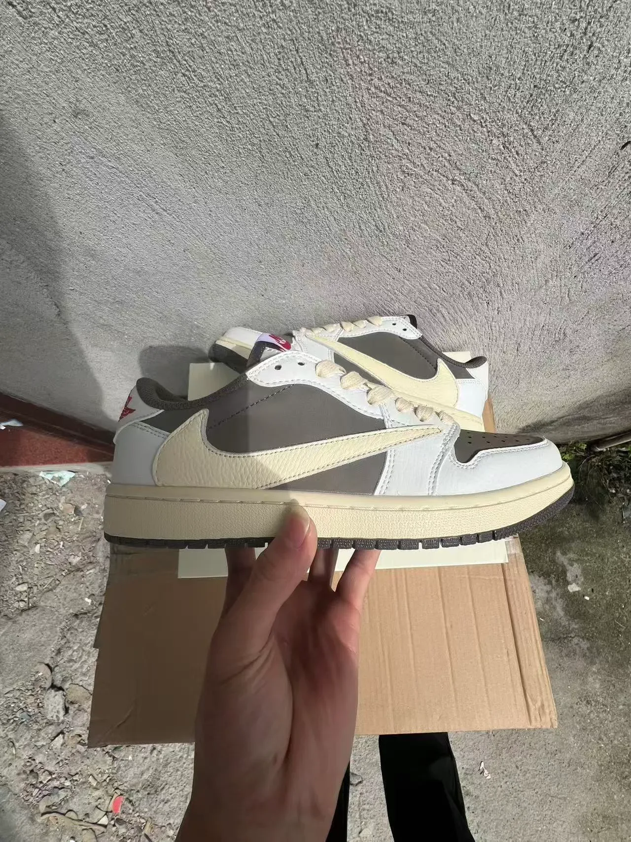 Nike Beige Gray Low-Top Silhouette Layered Leather And Synthetic Panels Lifestyle Sneakers 7