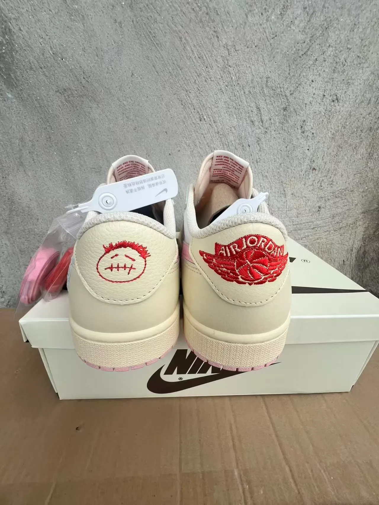 Nike Beige Pink Low-Top Leather-Panelled Sneakers 9