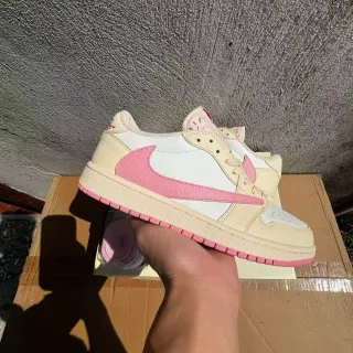 Nike Beige Pink Low-Top Leather Upper Lifestyle Sneakers