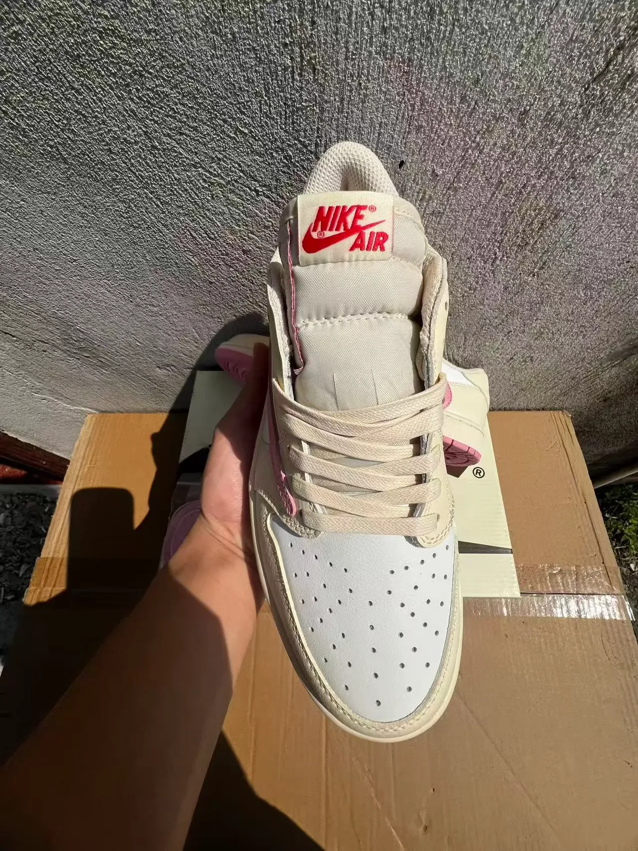 Nike Beige Pink Low-Top Leather Upper Lifestyle Sneakers 3