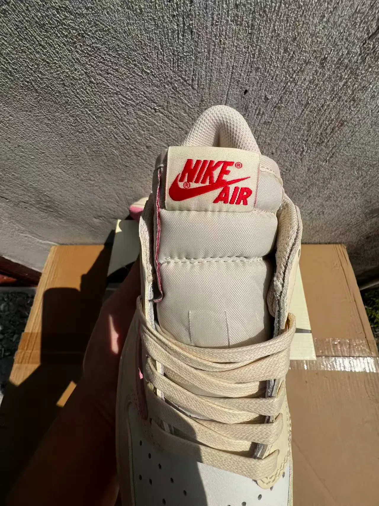 Nike Beige Pink Low-Top Leather Upper Lifestyle Sneakers 4