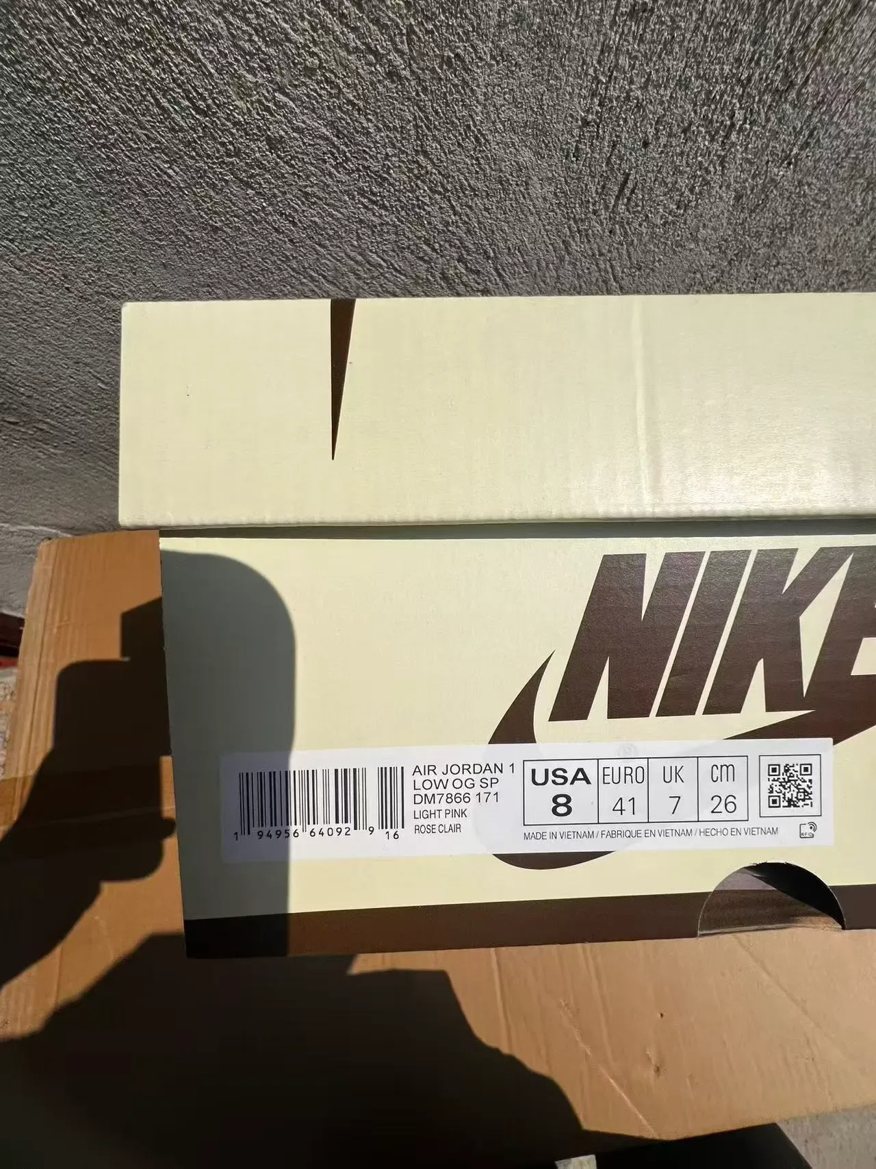 Nike Beige Pink Low-Top Leather Upper Lifestyle Sneakers 10