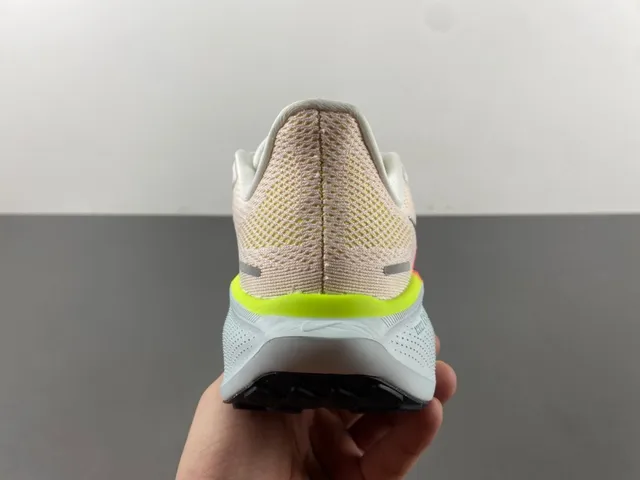 Nike Beige Red Engineered Knit Upper Full-Length Visible Air Zoom Unit Running Shoes 4