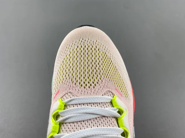 Nike Beige Red Engineered Knit Upper Full-Length Visible Air Zoom Unit Running Shoes 6