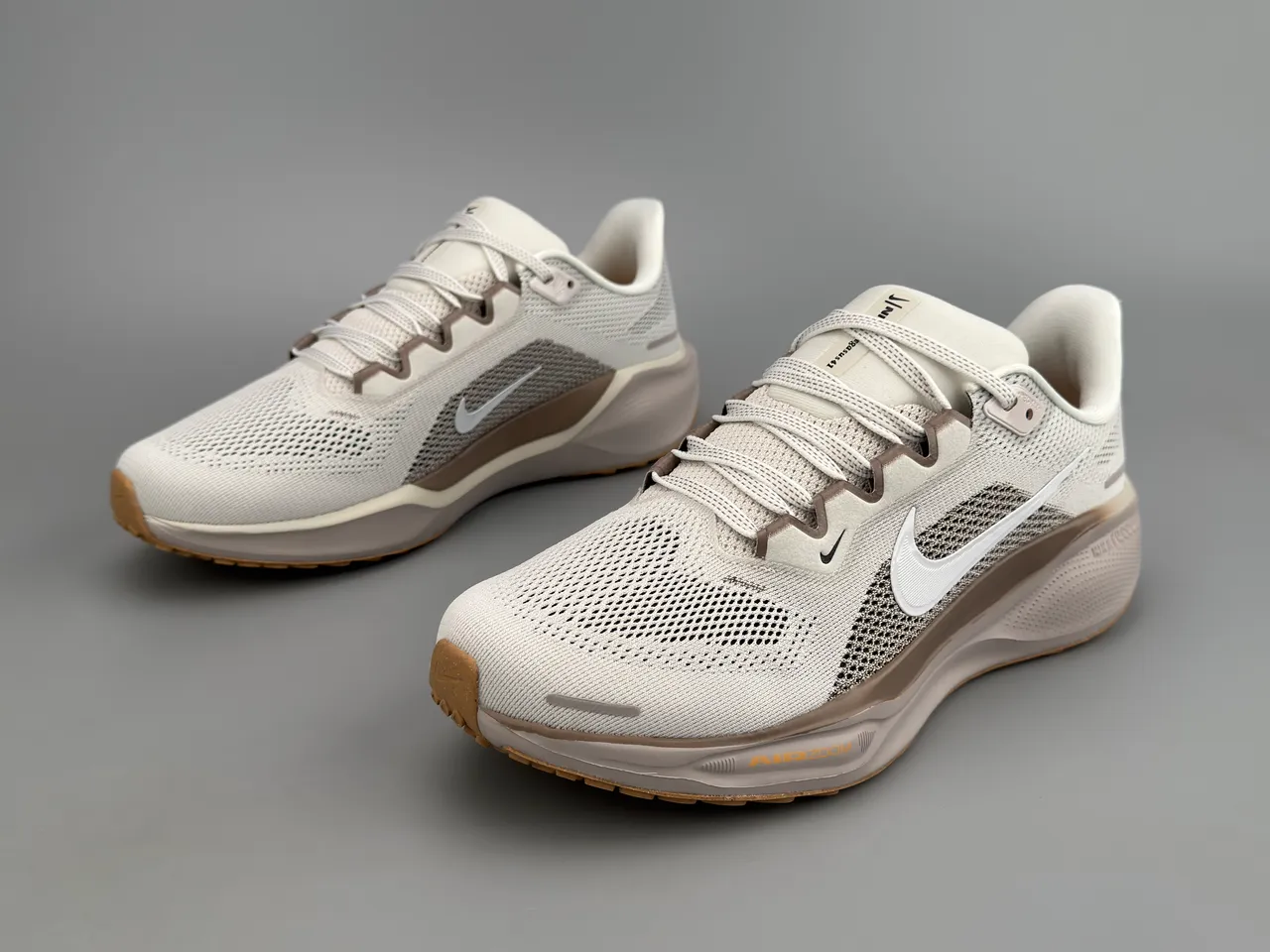 Nike Beige White Engineered Mesh Upper ReactX Midsole Running Shoes 5