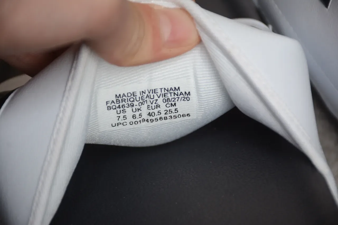 Nike Benassi Slide White and Gray Slippers 4