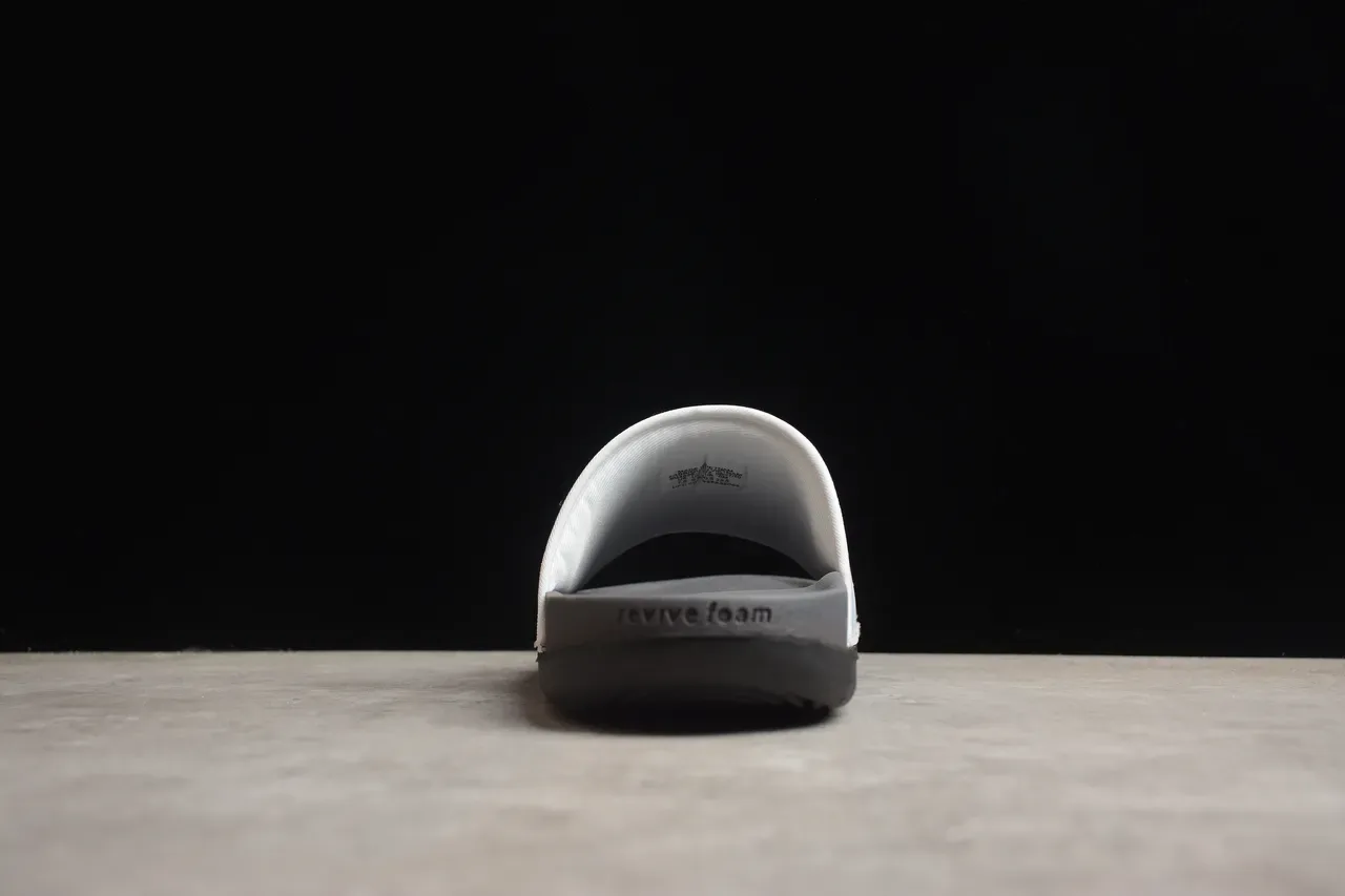 Nike Benassi Slide White and Gray Slippers 9