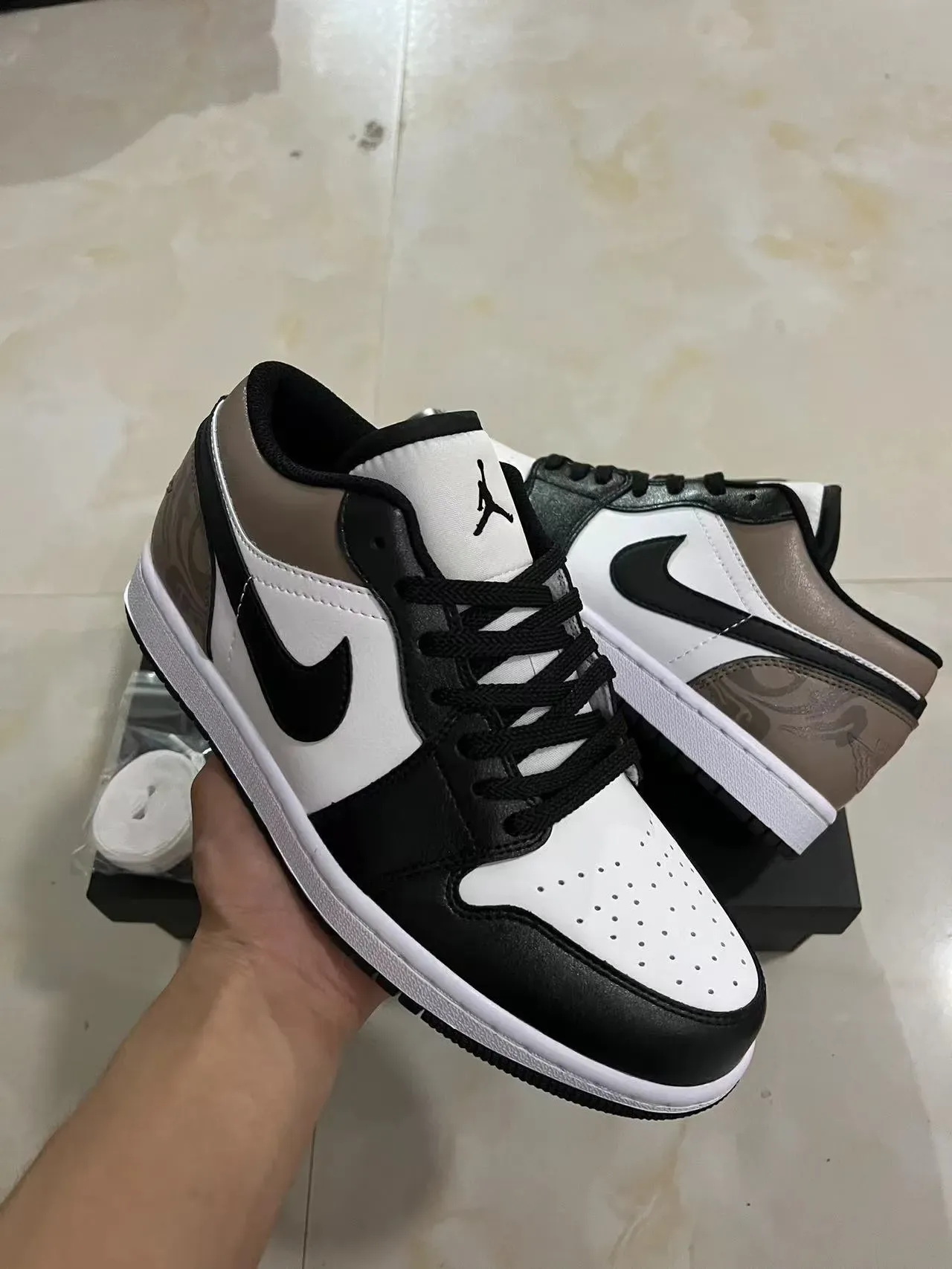 Nike Black Beige Low-Top Leather And Synthetic Upper Lifestyle Sneakers 2