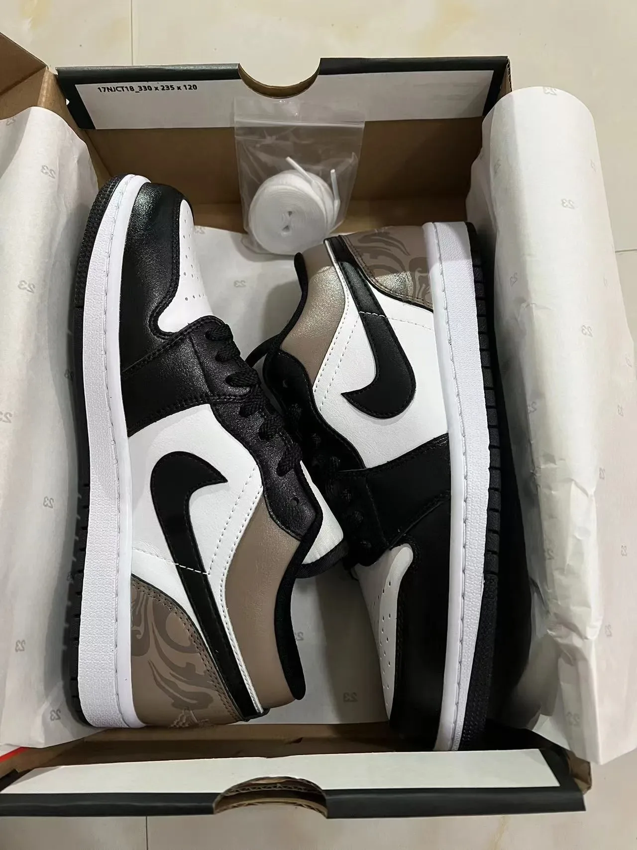 Nike Black Beige Low-Top Leather And Synthetic Upper Lifestyle Sneakers 9