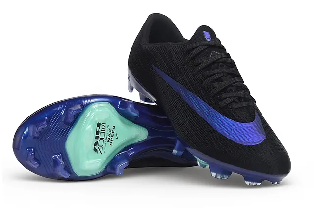 Nike Negro y Azul Zapatos de fútbol para terreno firme con construcción Flyweave en upper de knit de bajo corte 2