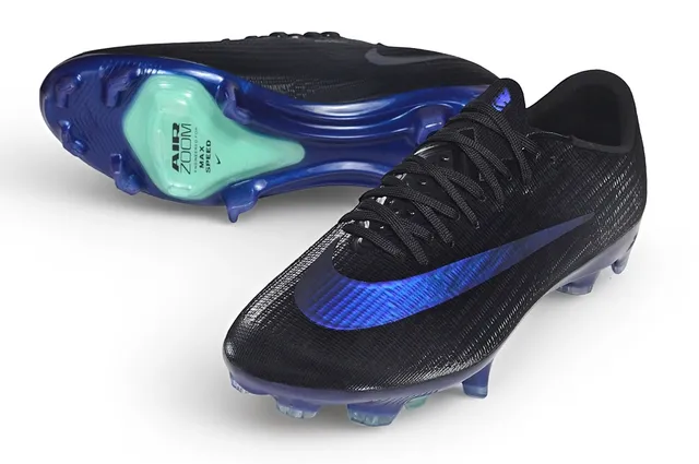 Nike Negro y Azul Zapatos de fútbol para terreno firme con construcción Flyweave en upper de knit de bajo corte 3